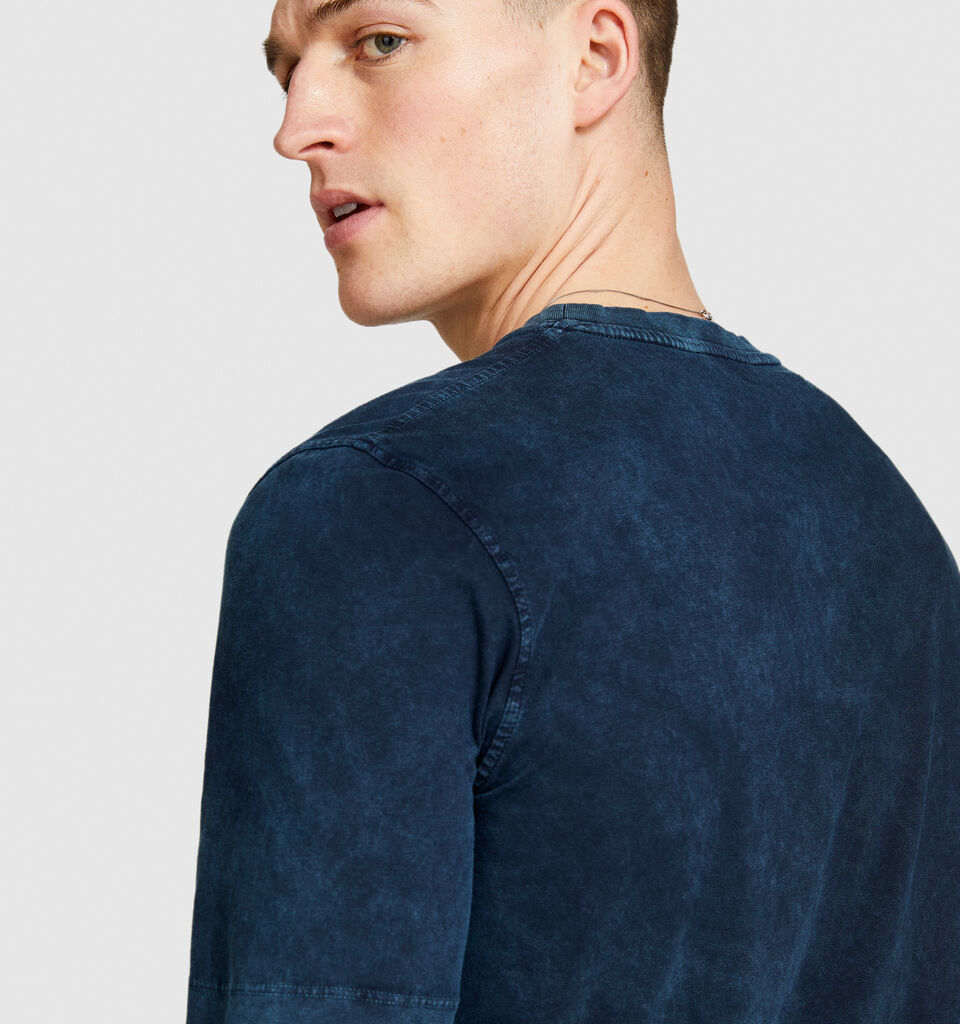 Acid wash t-shirt - men's short sleeve t-shirts - Dark Blue | Sisley image number 5
